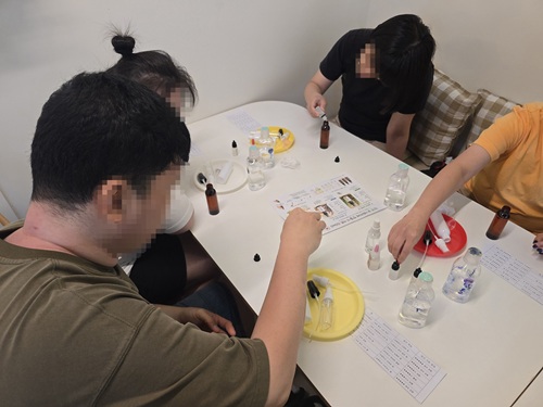 [열린일터] 2026년 「남동구 평생학습프로그램 지원사업」 '손끝으로 함께 만나는 세상' 실시 - 모기퇴치제 만들기