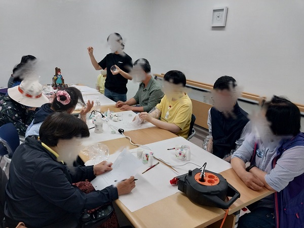 [가족문화지원팀] 성인문화여가사업 <공예> 프로그램 진행(지구별공작소)