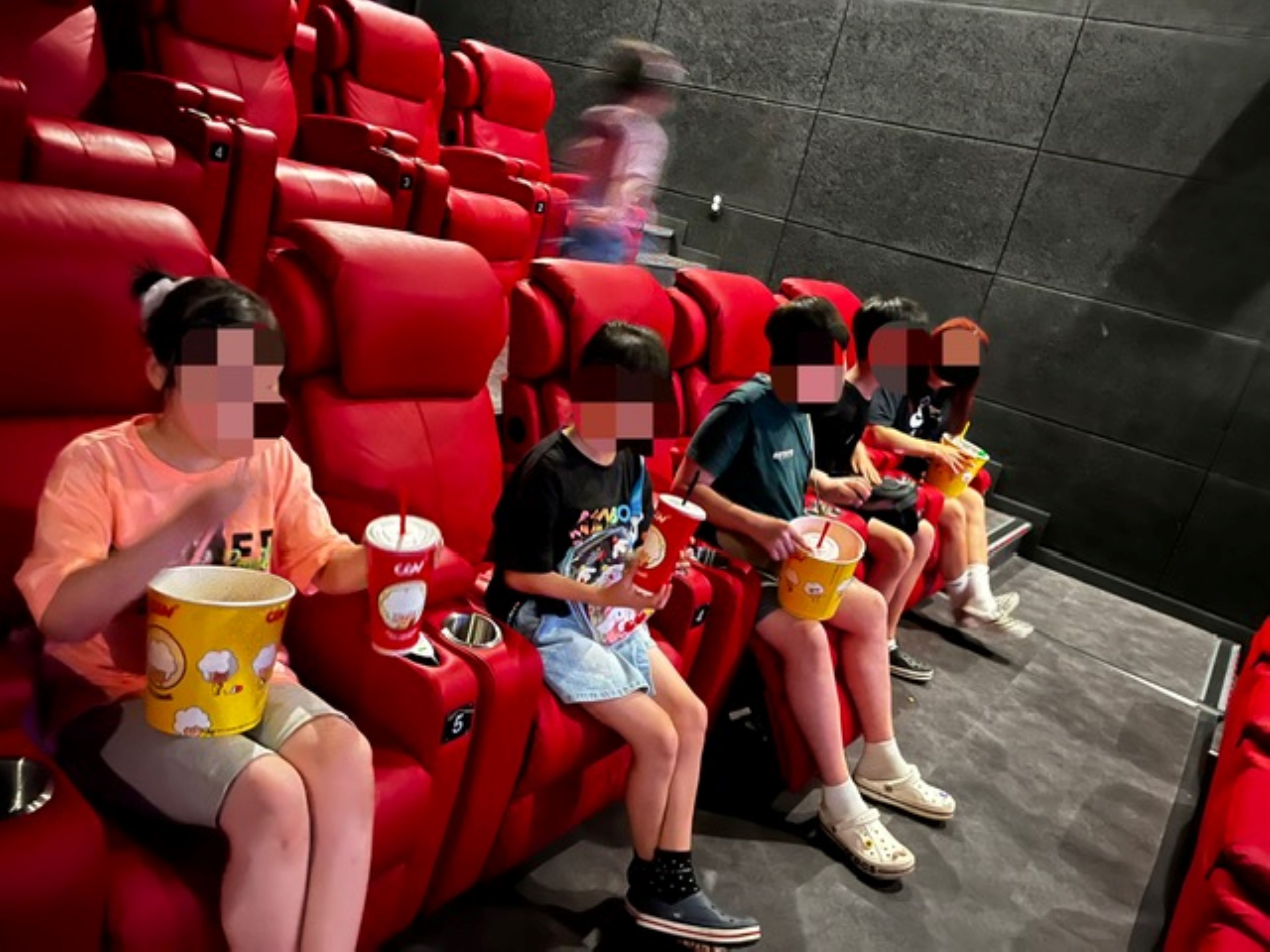 [기능향상지원2팀] 어울림소통교실 영화관(극장판 슈퍼윙스: 맥시멈 스피드) 및 중국집 원거리 지역사회시설이용