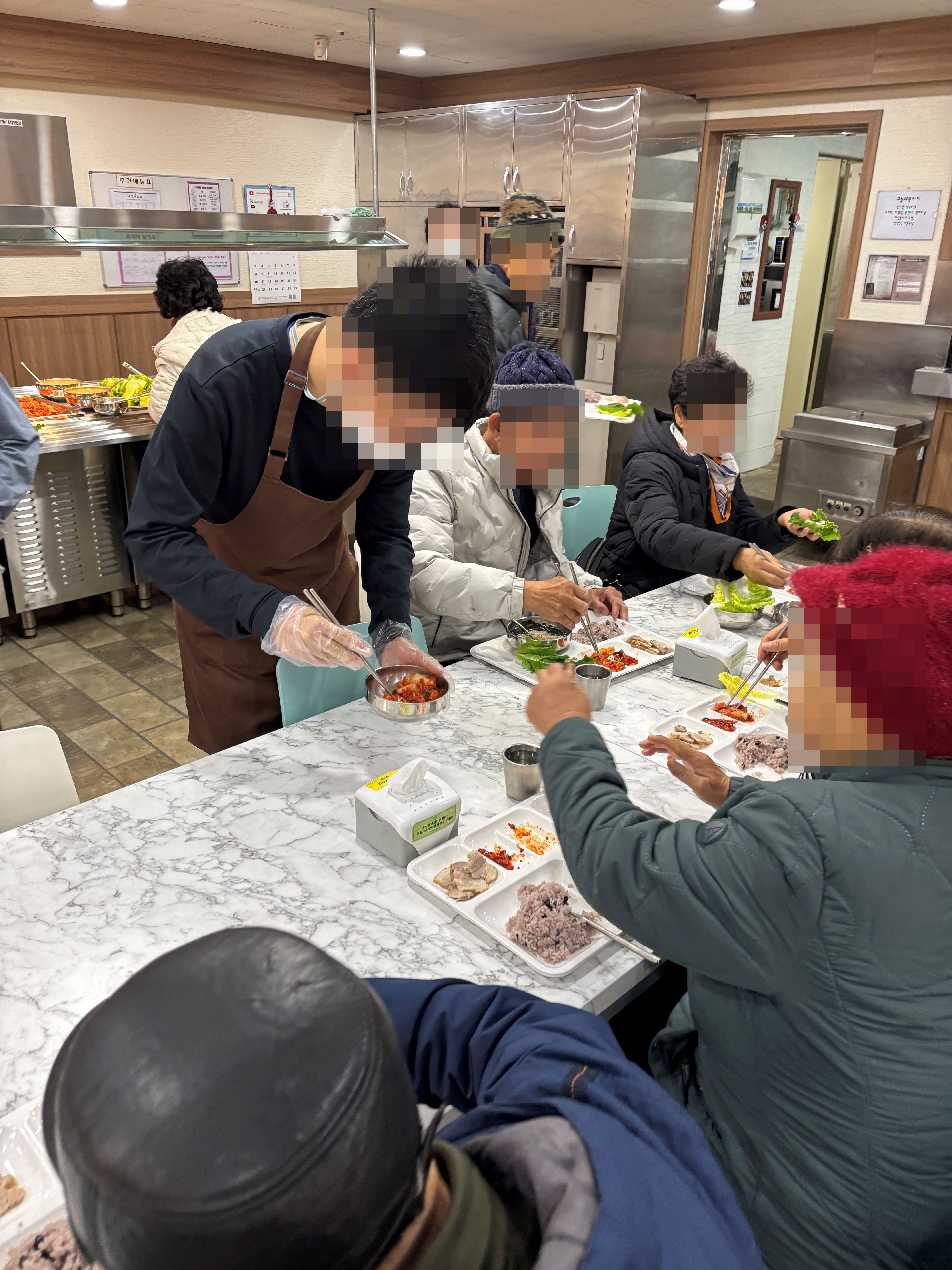 [능력개발지원] 하반기 이용인 봉사활동 진행(무료급식소)