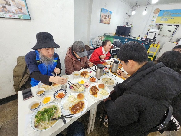 [권익지원] 영화동아리 같은시선 연말모임 및 영화관람