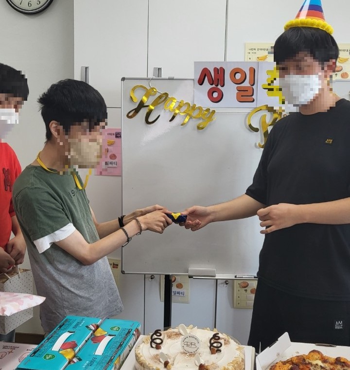 8_생일파티2.jpg