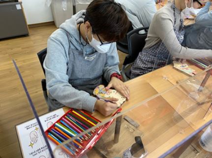 [늘푸른동산] 12월 목공프로그램 '캐릭터 키친타올 걸이 만들기'