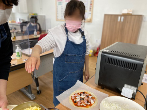[늘푸른동산] 5월 요리활동 '또띠아 피자 만들기'