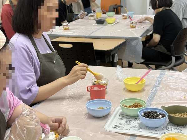 [늘푸른동산] 8월 공예활동 '요거트 파르페 만들기'