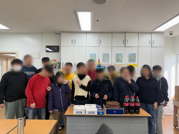 [늘푸른동산] 3월 이용인 생일파티 진행