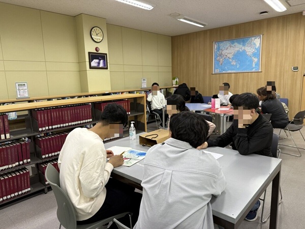 [늘푸른동산] 5월 지역사회 자치활동 '미추홀 도서관 이용'