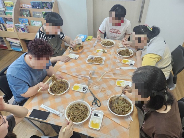 Photokako-mosaic-wWWOAxNbDjXufL0b.jpg