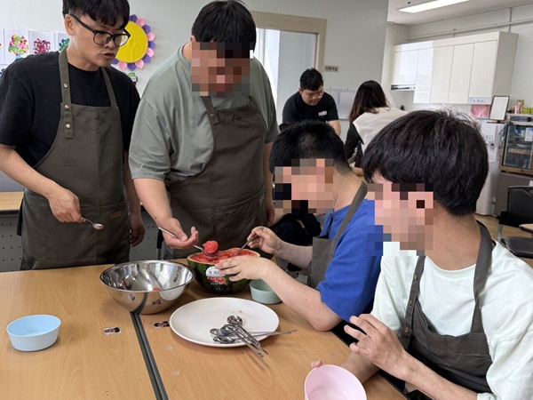 [늘푸른동산] 5월 요리활동 '수박화채 만들기'